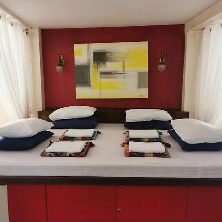 Casa Conchita Bed & Breakfast Taal Buitenkant foto